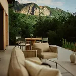 Vila Norte - House By The Cliff