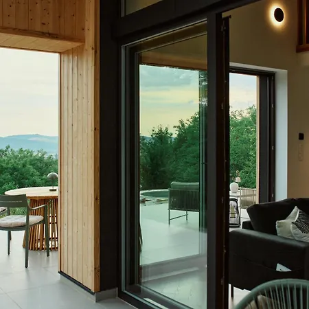 Norte - House By The Cliff * Belapatfalva